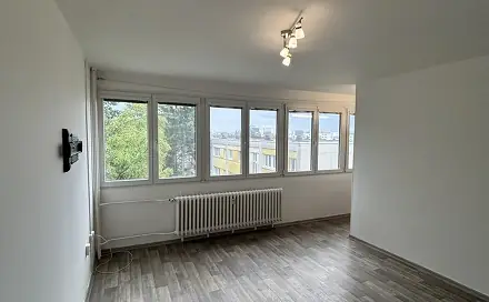 Pronájem bytu 1+kk 28 m², Severní, Hradec Králové - Slezské Předměstí