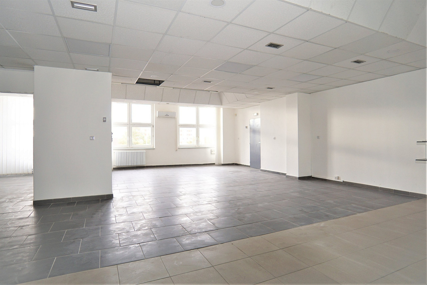 Pronájem obchodních prostor 123 m² – fotografie 2