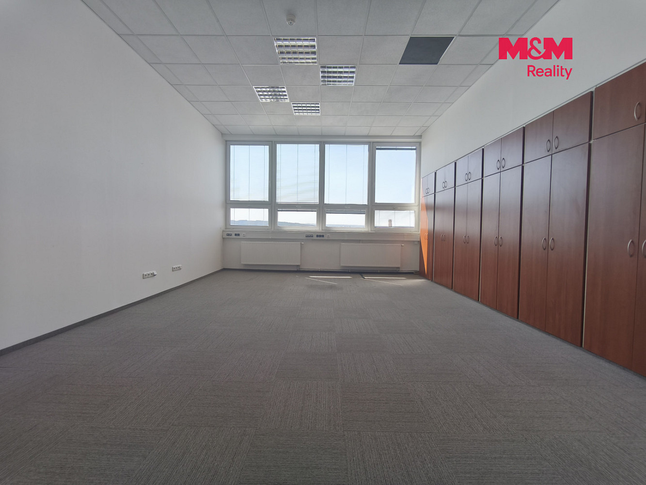Pronájem skladovacích prostor 383 m² – fotografie 3