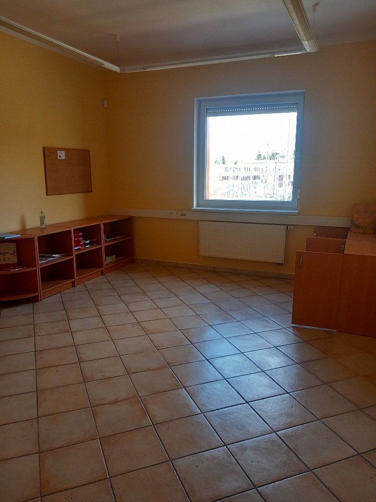 Pronájem kanceláře 350 m² – fotografie 2