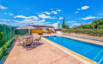 Prodej domu 195 m² s pozemkem 16 000 m², Casares, Španělsko