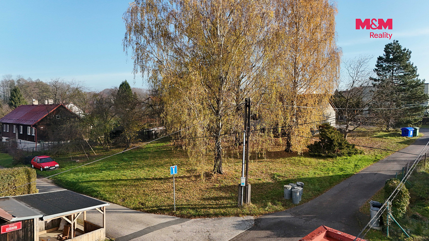 Prodej stavebního pozemku 989 m² – fotografie 5