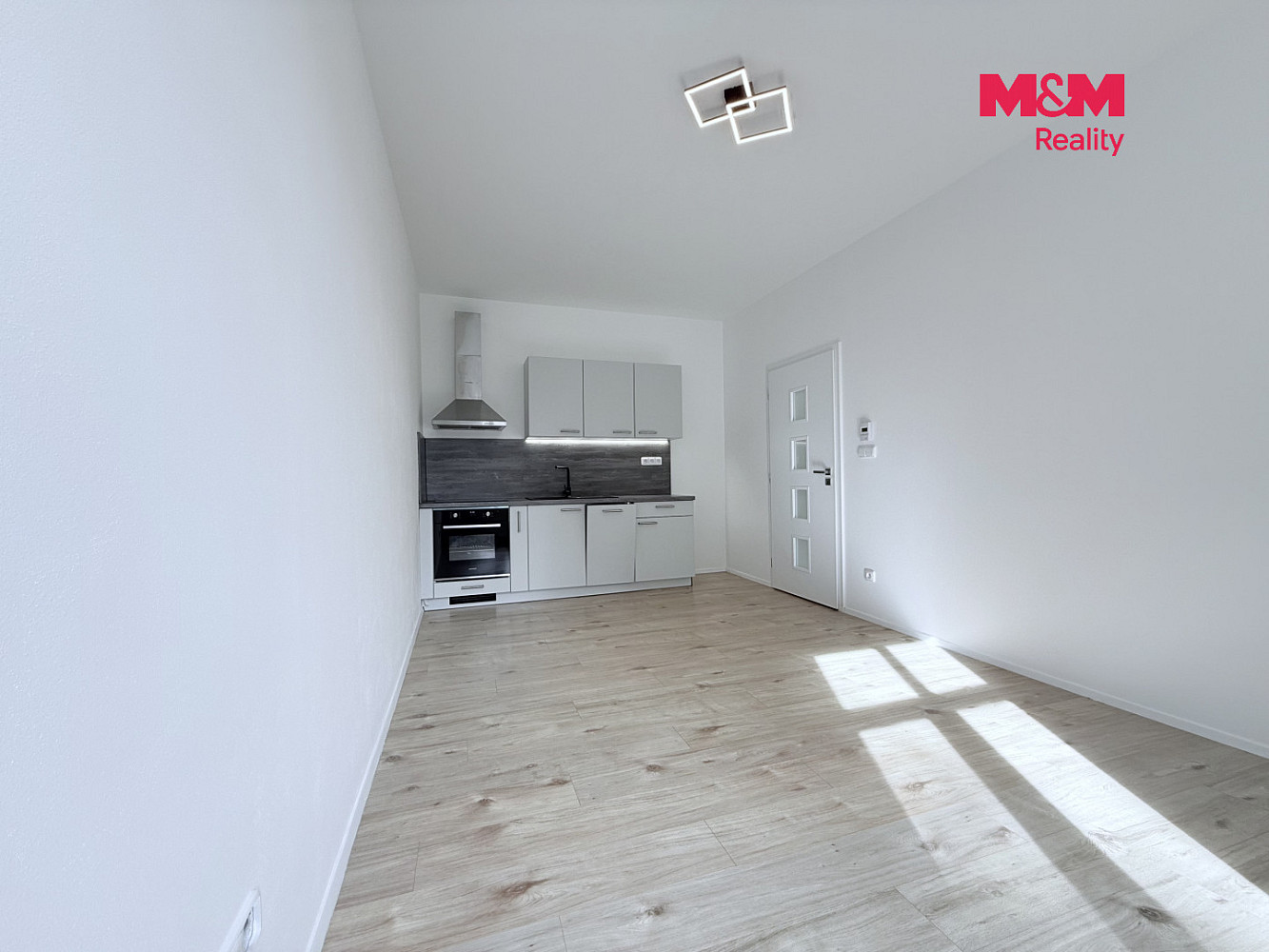 Pronájem bytu 1+kk 26 m² – fotografie 3