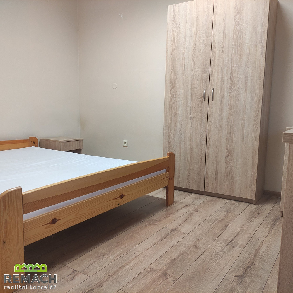 Pronájem bytu 1+1 35 m² – fotografie 3