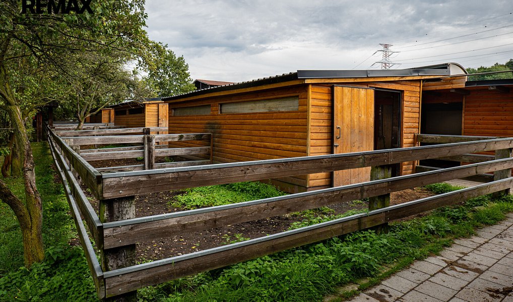 Prodej zemědělského objektu 2 400 m², Baška – náhled fotky 23