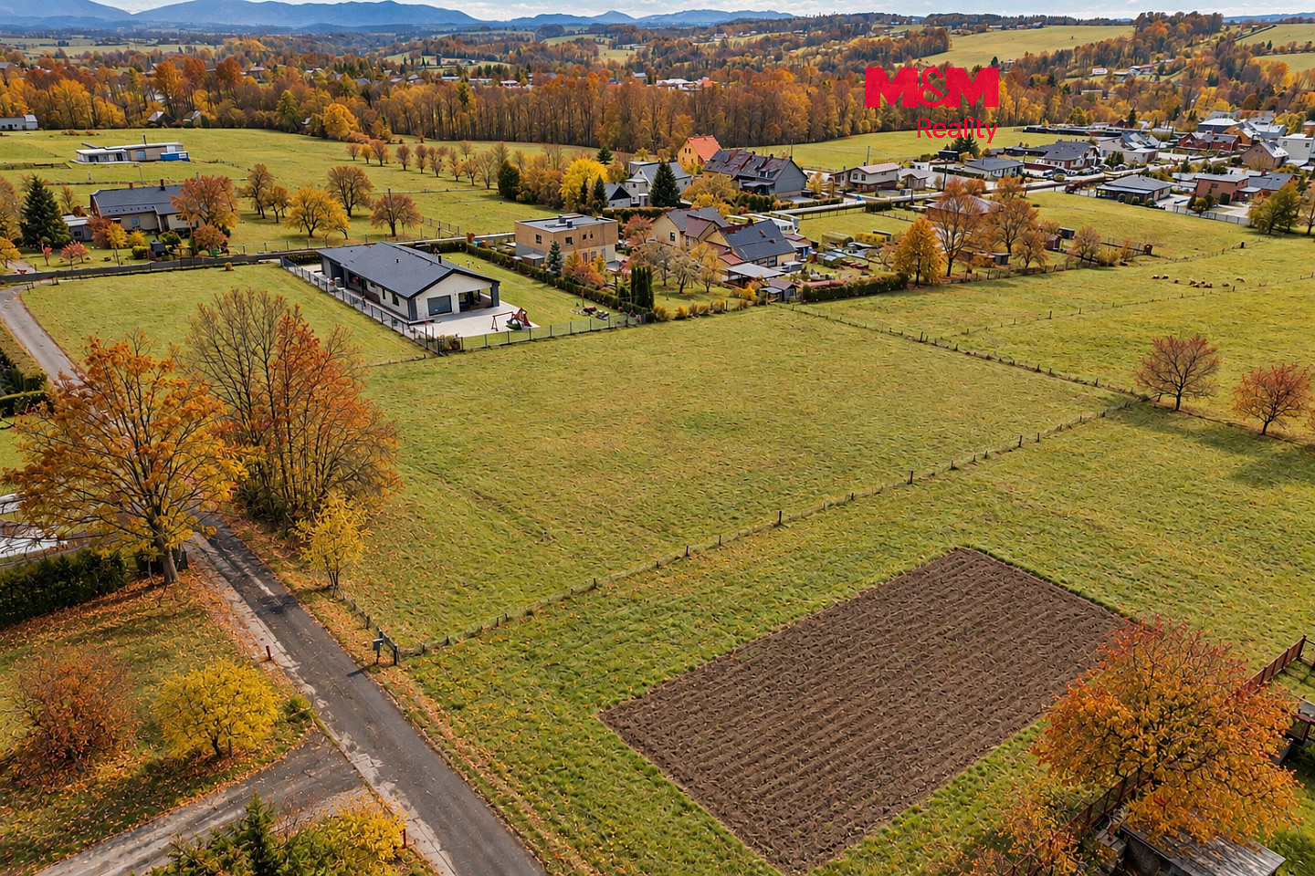 Prodej stavebního pozemku 1 761 m²