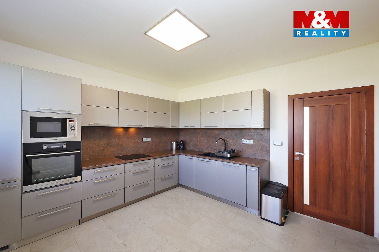 Pronájem obchodních prostor 1 320 m² — photo 4