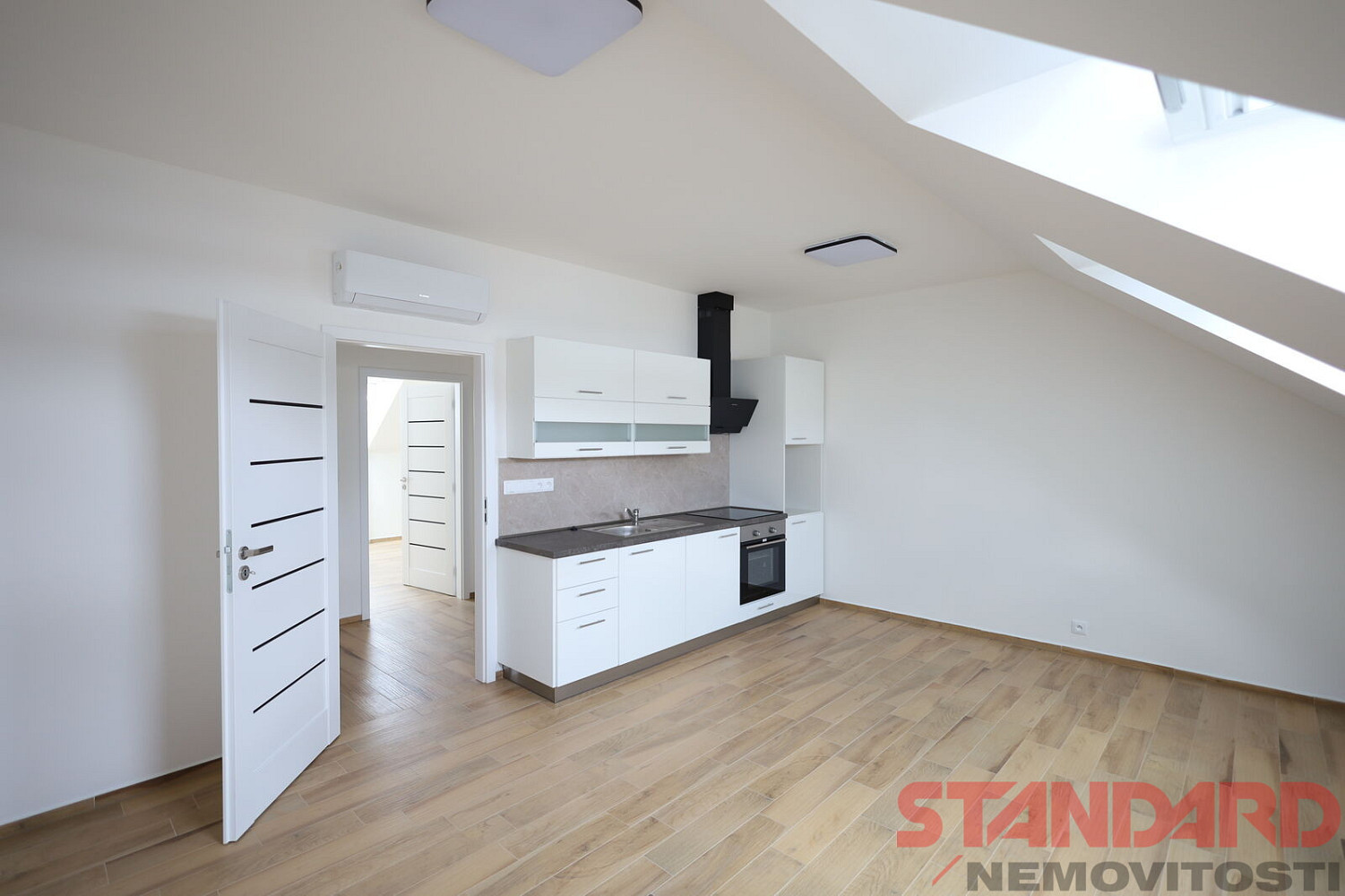 Pronájem bytu 2+kk 45 m² – fotografie 2