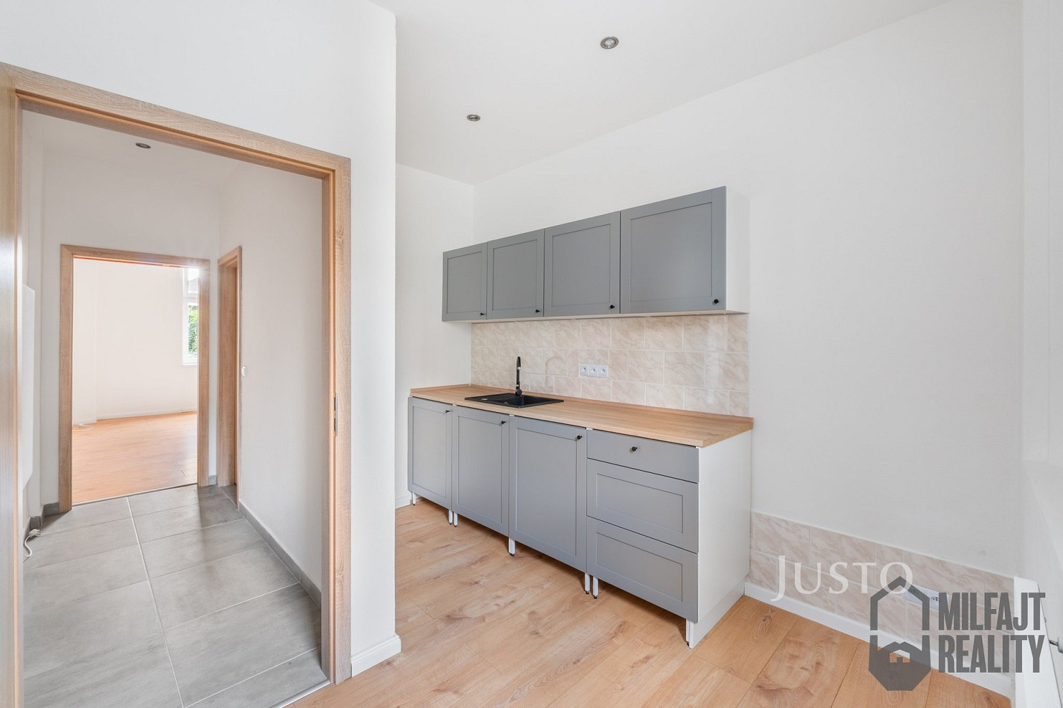 Pronájem bytu 1+1 28 m² – fotografie 4