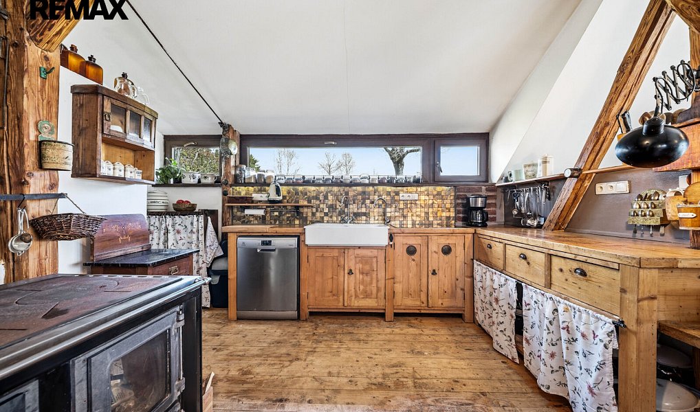Prodej domu 267 m² s pozemkem 1 885 m², Proseč – náhled fotky 8