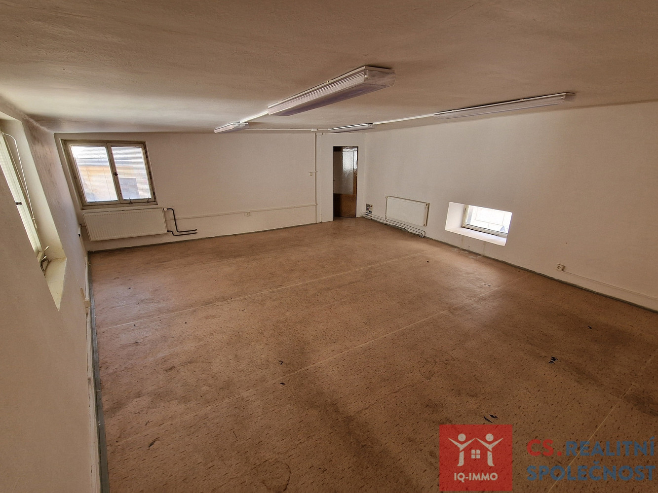 Pronájem obchodních prostor 120 m² – pohled 2