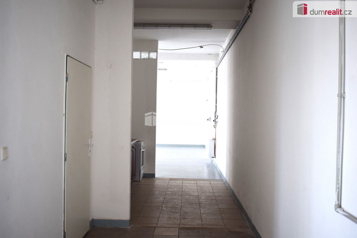 Pronájem komerčního objektu (jiného typu) 143 m² — photo 5