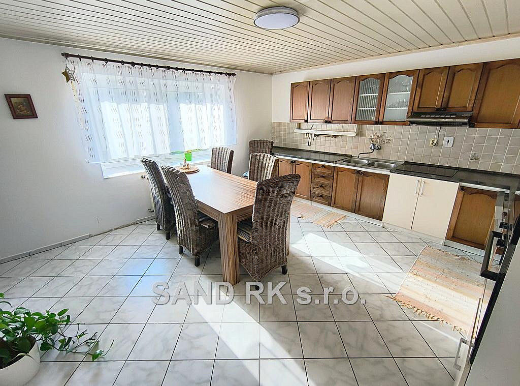 Prodej domu 234 m² s pozemkem 2 861 m² – fotografie 2