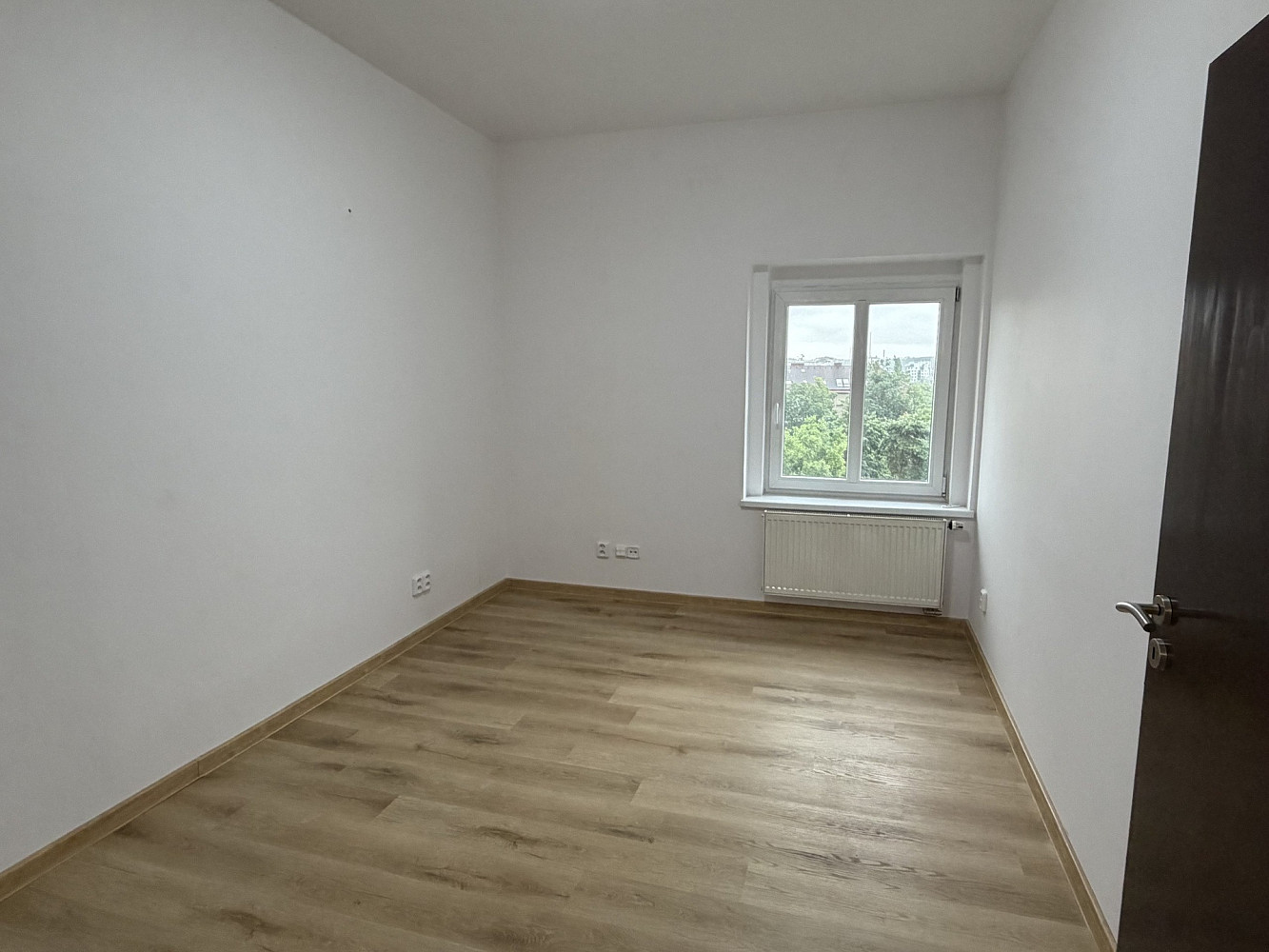 Pronájem nájemního domu, činžáku 626 m² — photo 2