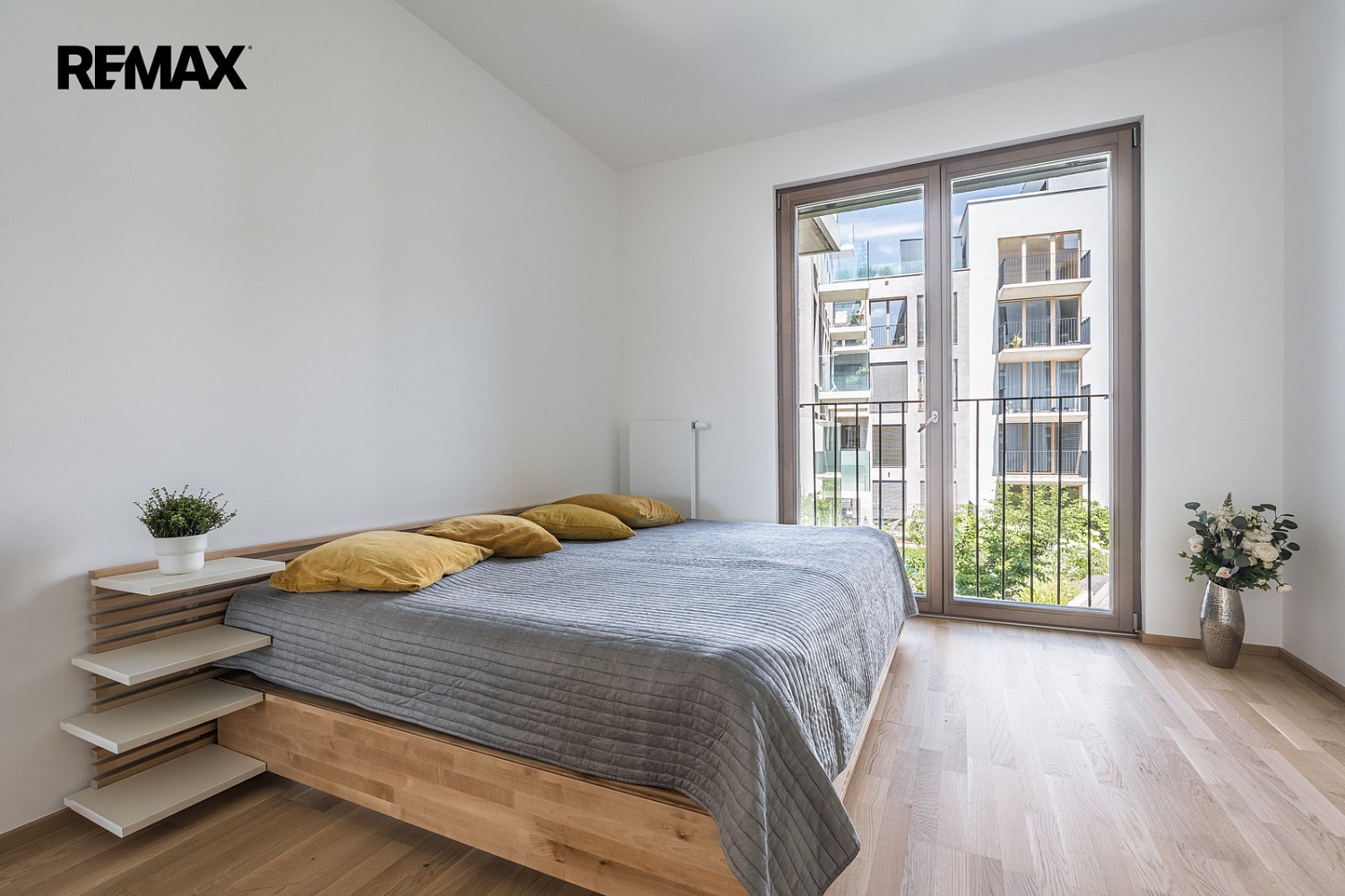 Pronájem bytu 3+kk 77 m² — photo 2