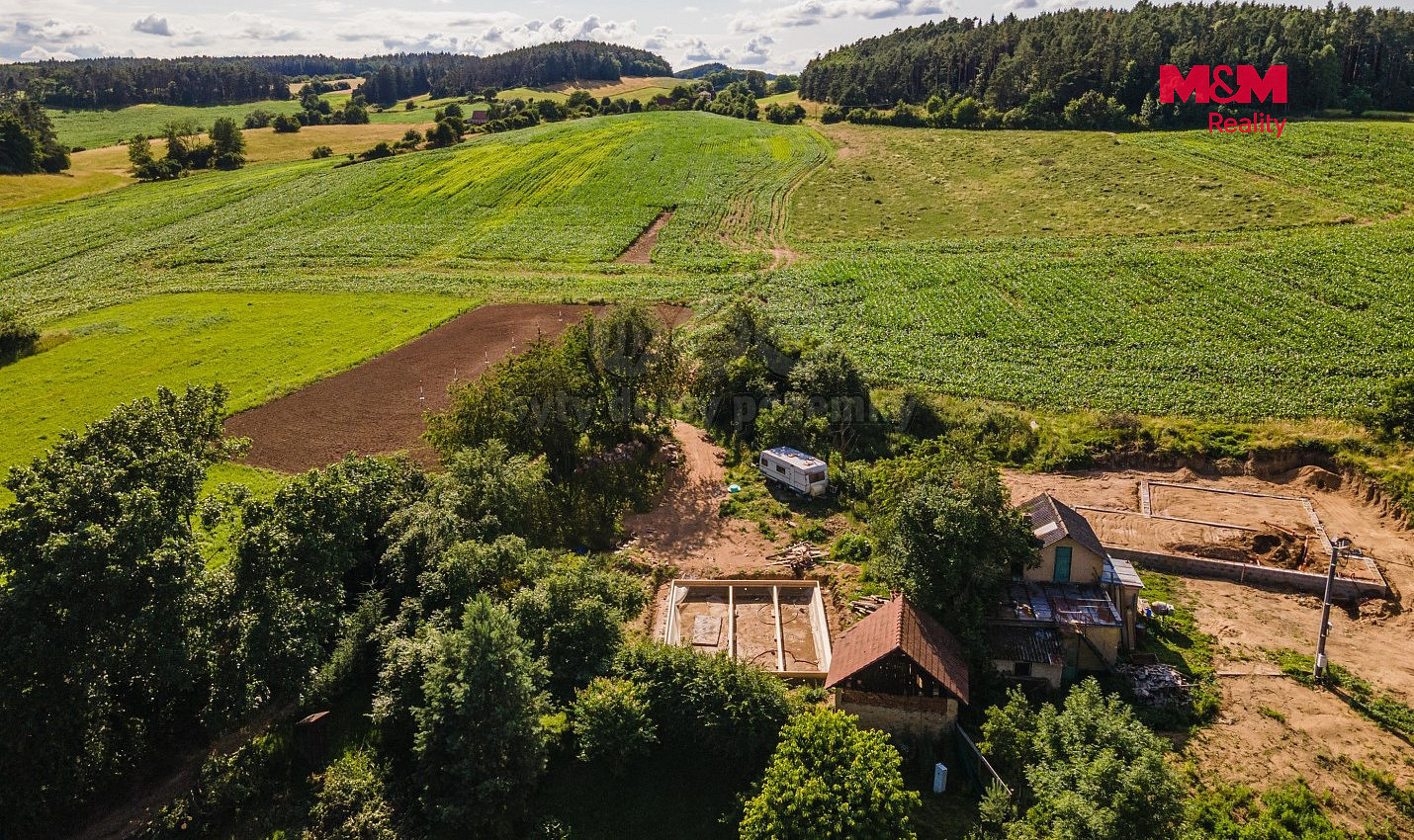 Prodej stavebního pozemku 787 m² – fotografie 2