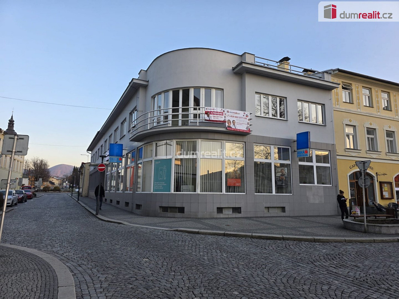 Pronájem kanceláře 250 m²