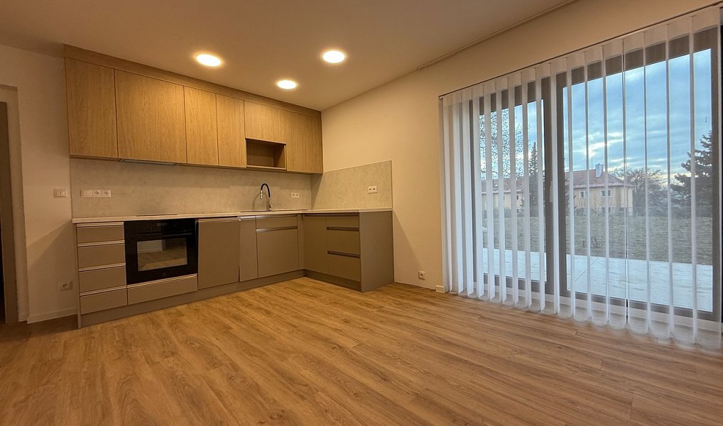 Pronájem bytu 1+kk 33 m², Ústí nad Labem – náhled fotky 3