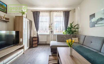 Prodej bytu 1+1 38 m², Jabloňová, Karlovy Vary - Stará Role