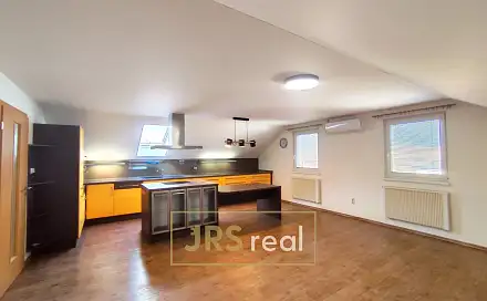 Pronájem bytu 3+kk 85 m²