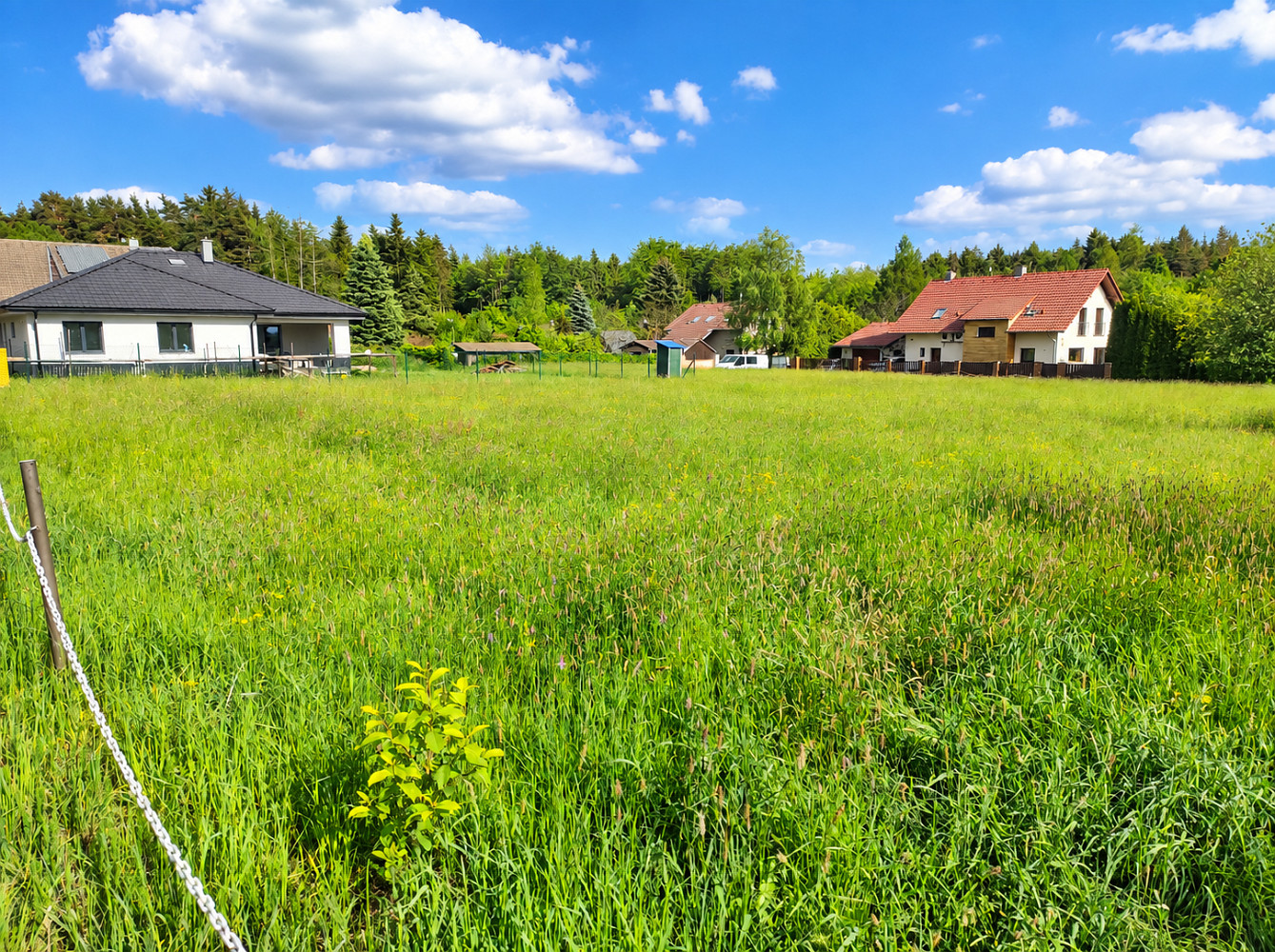 Prodej stavebního pozemku 1 176 m²