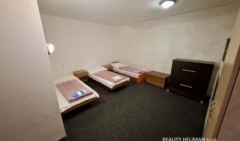 Prodej domu 878 m² s pozemkem 839 m², Žatec – náhled fotky 7