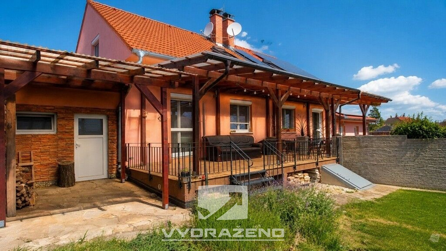 Prodej domu 160 m² s pozemkem 261 m²