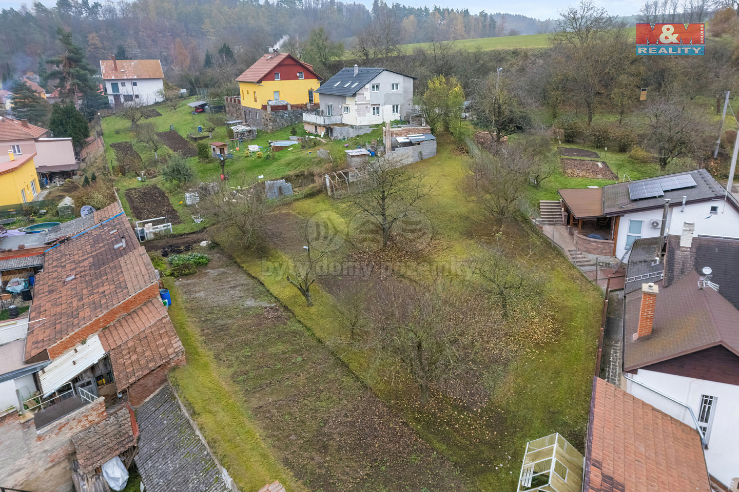 Prodej stavebního pozemku 1 055 m² – pohled 3