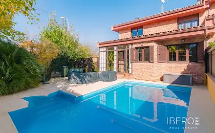 Prodej domu 262 m² s pozemkem 262 m², Torrelodones, Španělsko