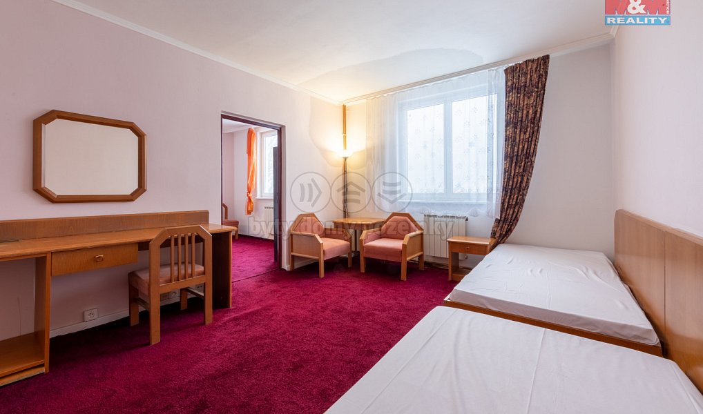 Prodej výrobních prostor 1 873 m², Rovná – náhled fotky 16
