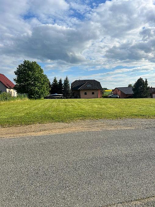 Prodej stavebního pozemku 1 180 m²