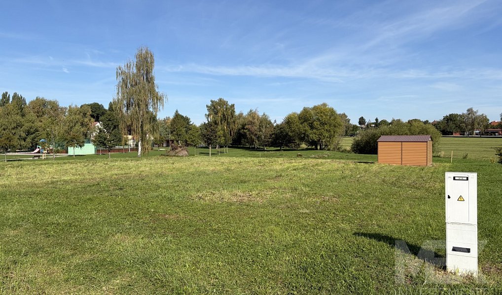 Prodej stavebního pozemku 999 m², Sadová – náhled fotky 5