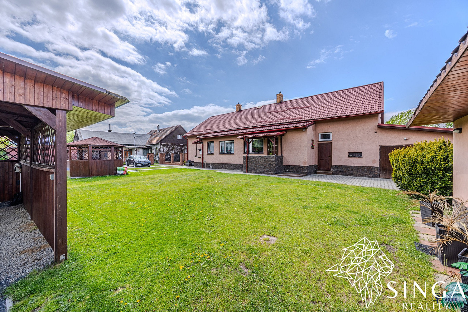 Prodej domu 197 m² s pozemkem 2 520 m² – fotografie 2
