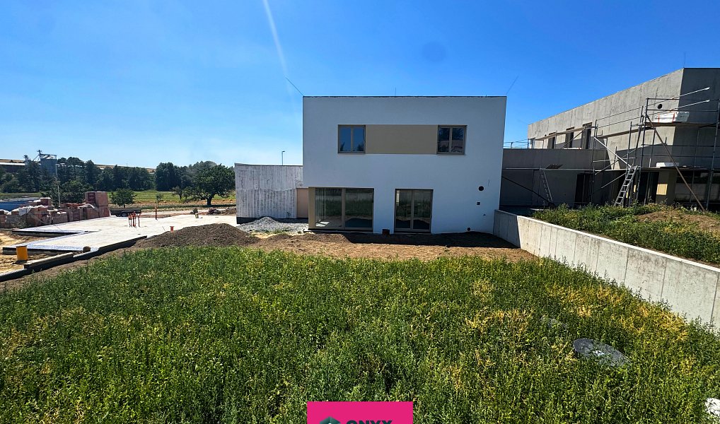 Prodej domu 242 m² s pozemkem 501 m², Rousínov – náhled fotky 12