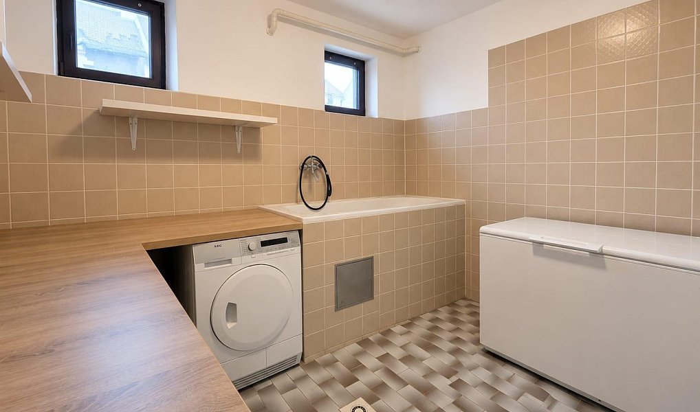 Prodej domu 208 m² s pozemkem 299 m², Moravské Budějovice – náhled fotky 33