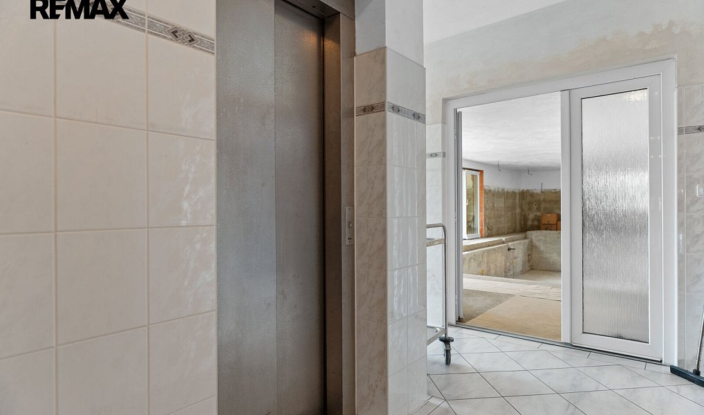 Prodej kanceláře 1 050 m², Slatina – náhled fotky 29