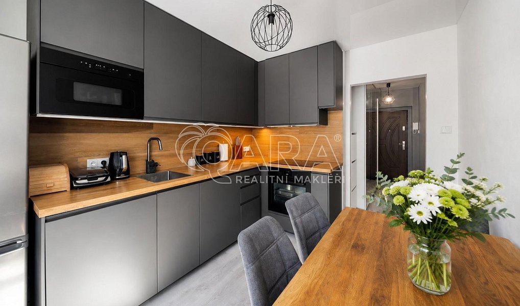 Prodej bytu 2+1 56 m², Praha – náhled fotky 2