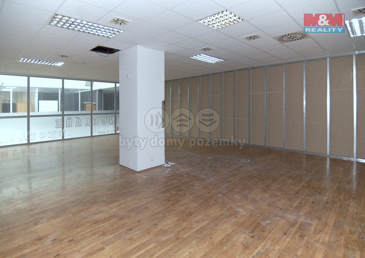 Pronájem kanceláře 110 m² — photo 2