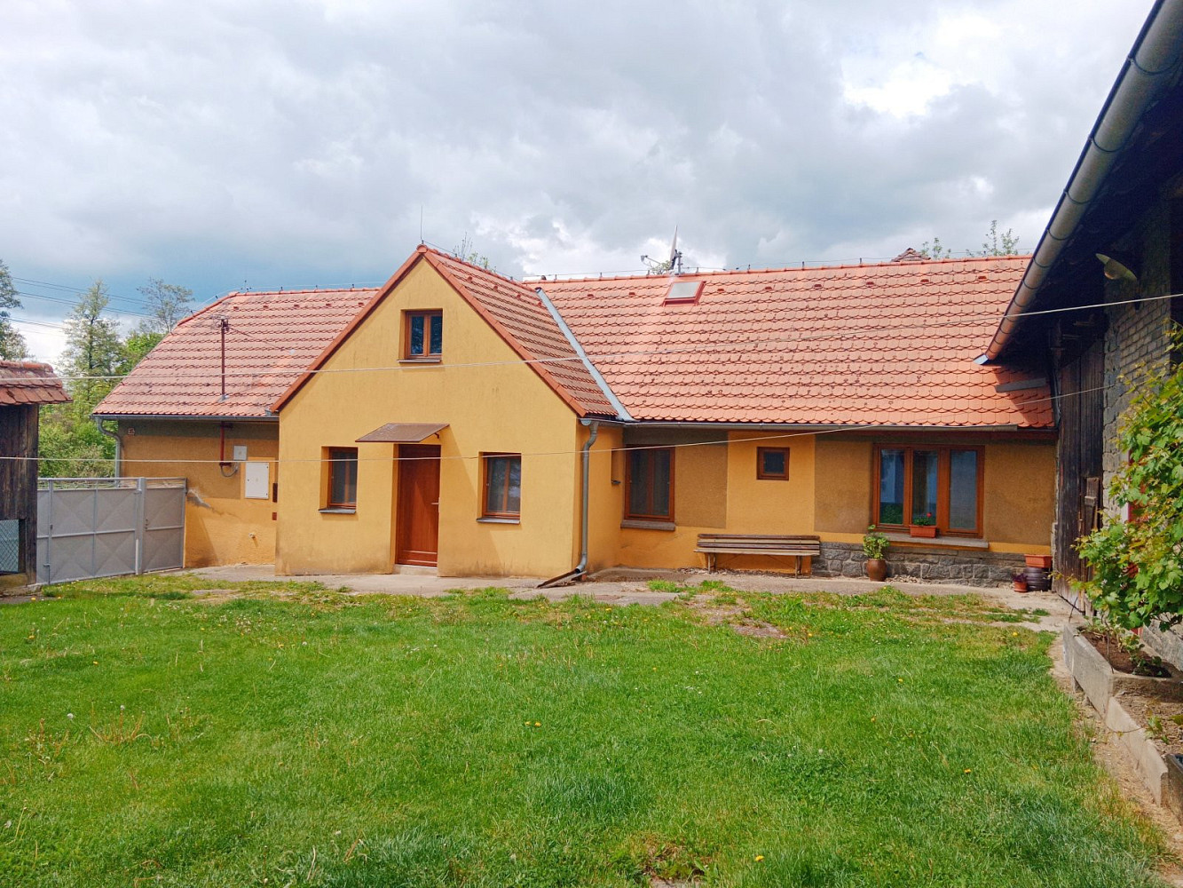 Prodej domu 80 m² s pozemkem 2 320 m²