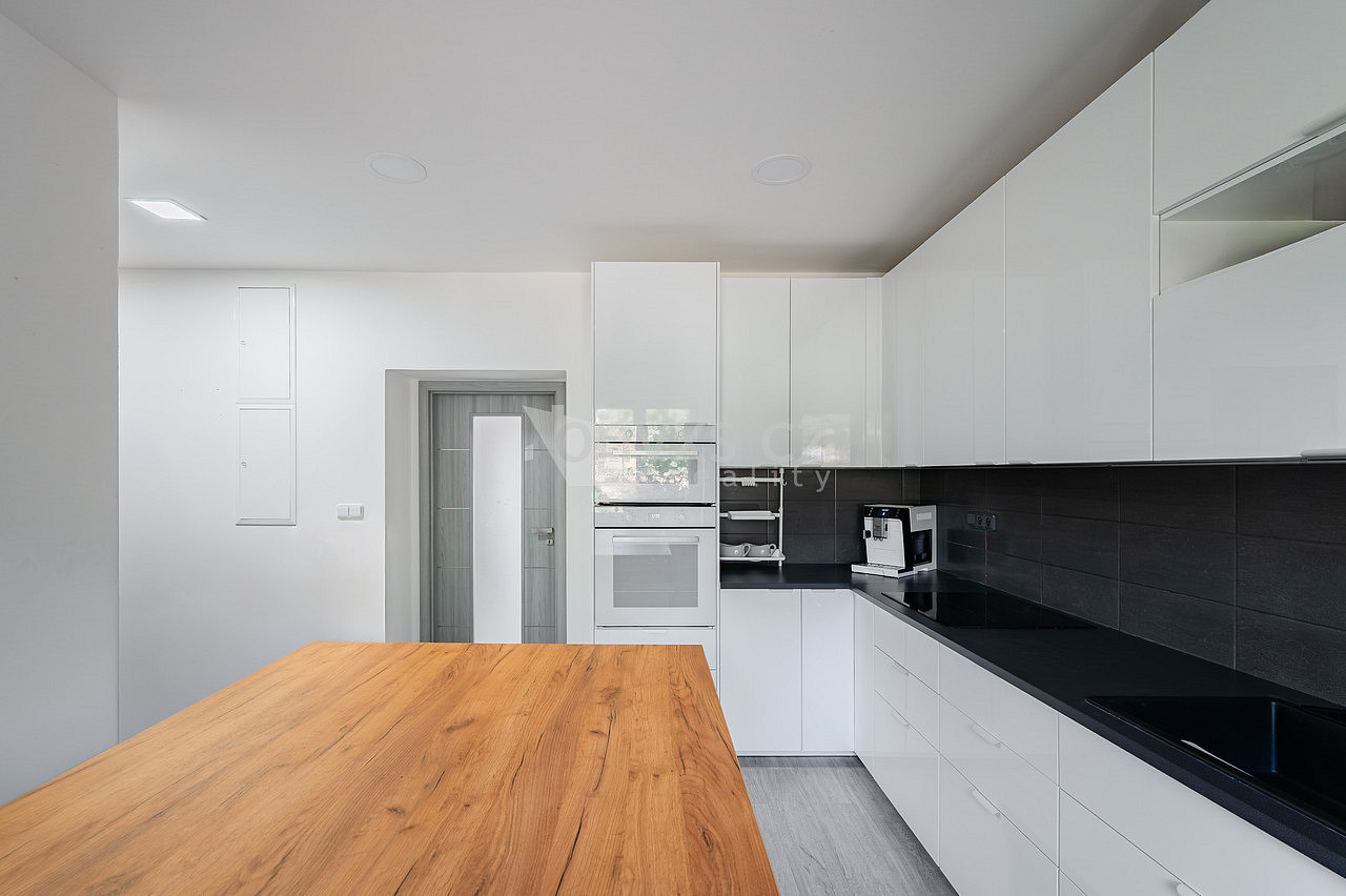 Prodej domu 440 m² s pozemkem 732 m² – fotografie 4