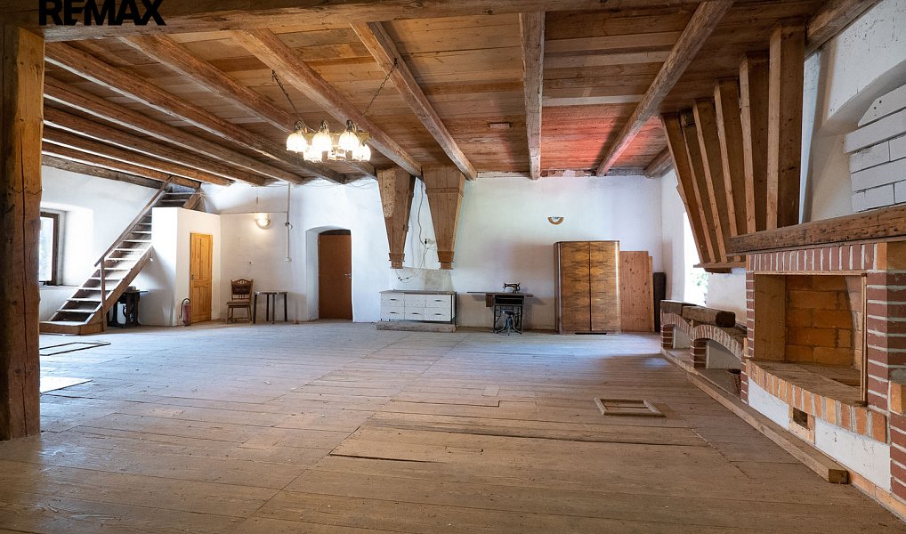 Prodej domu 770 m² s pozemkem 9 150 m², Kundratice – náhled fotky 30