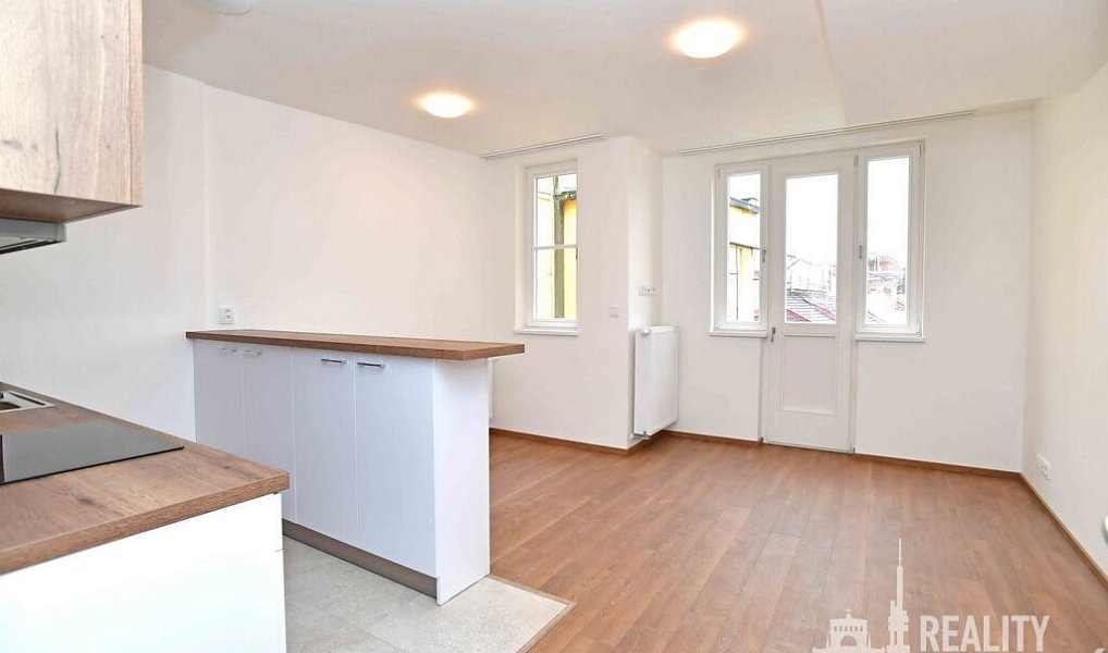 Pronájem bytu 1+kk 30 m², Praha – náhled fotky 5