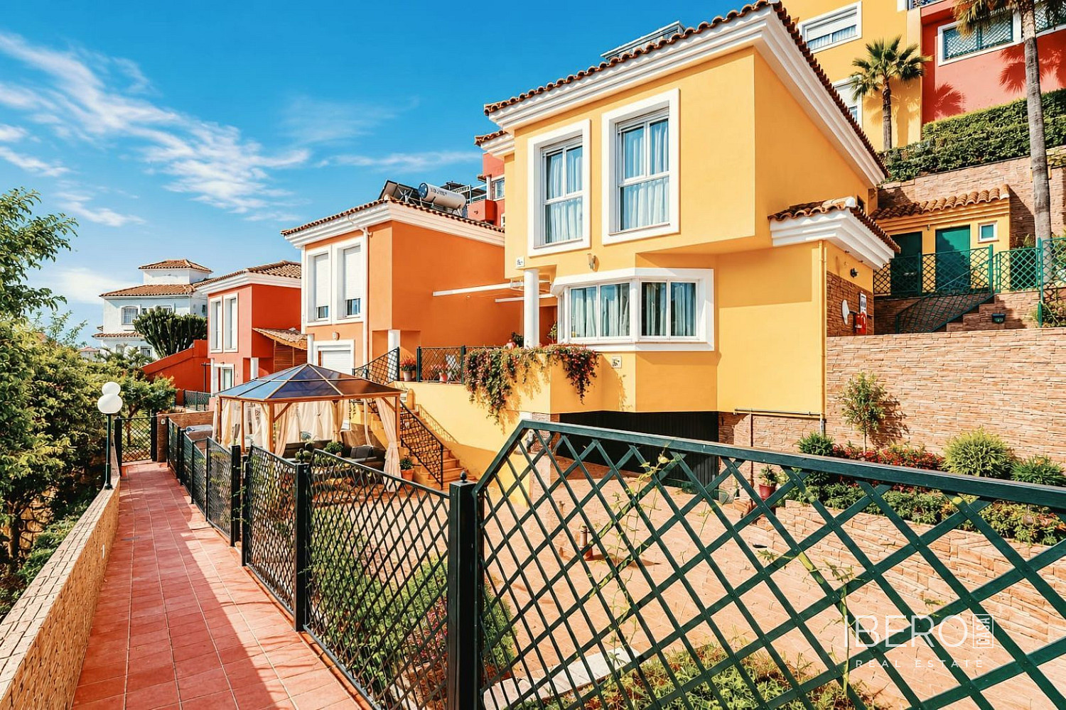 Prodej domu 187 m² s pozemkem 54 m², Torremar