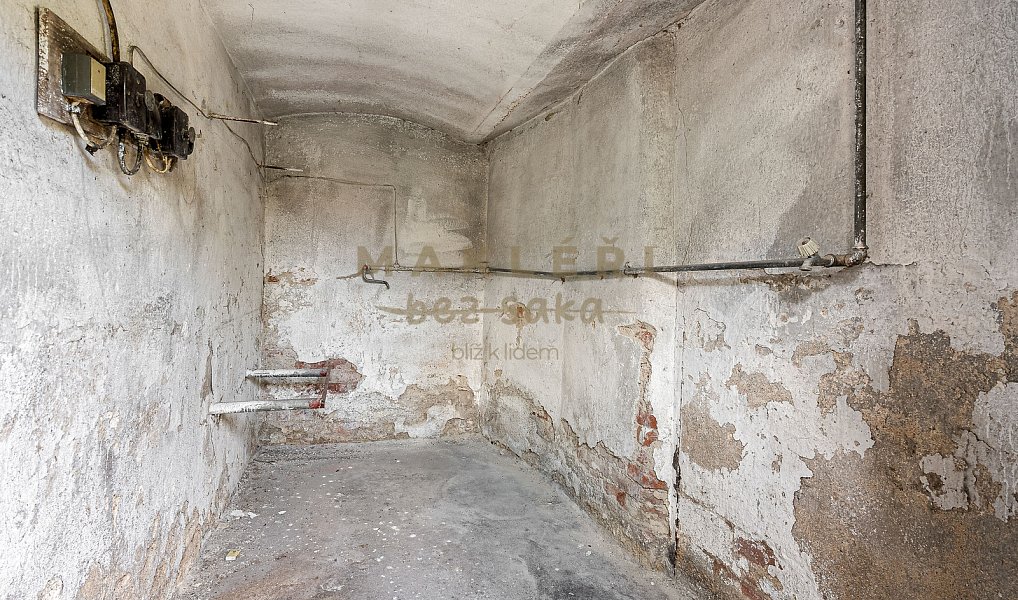Prodej domu 400 m² s pozemkem 1 899 m², Cítov – náhled fotky 37