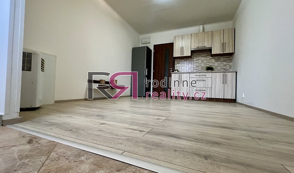 Pronájem bytu 1+kk, 20 m², Letňany - Praha 18, Praha