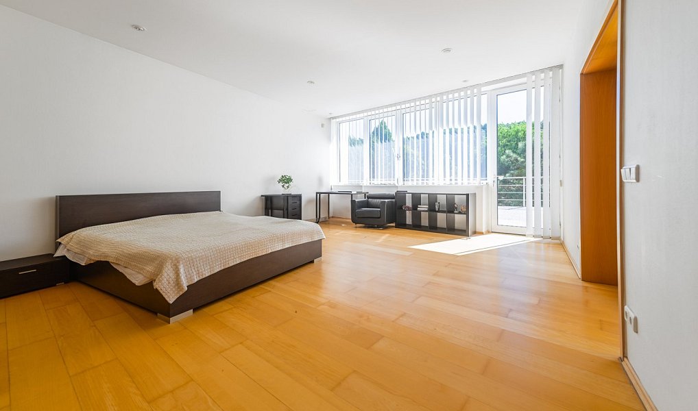 Prodej domu 1 032 m² s pozemkem 2 429 m², Zlín – náhled fotky 21
