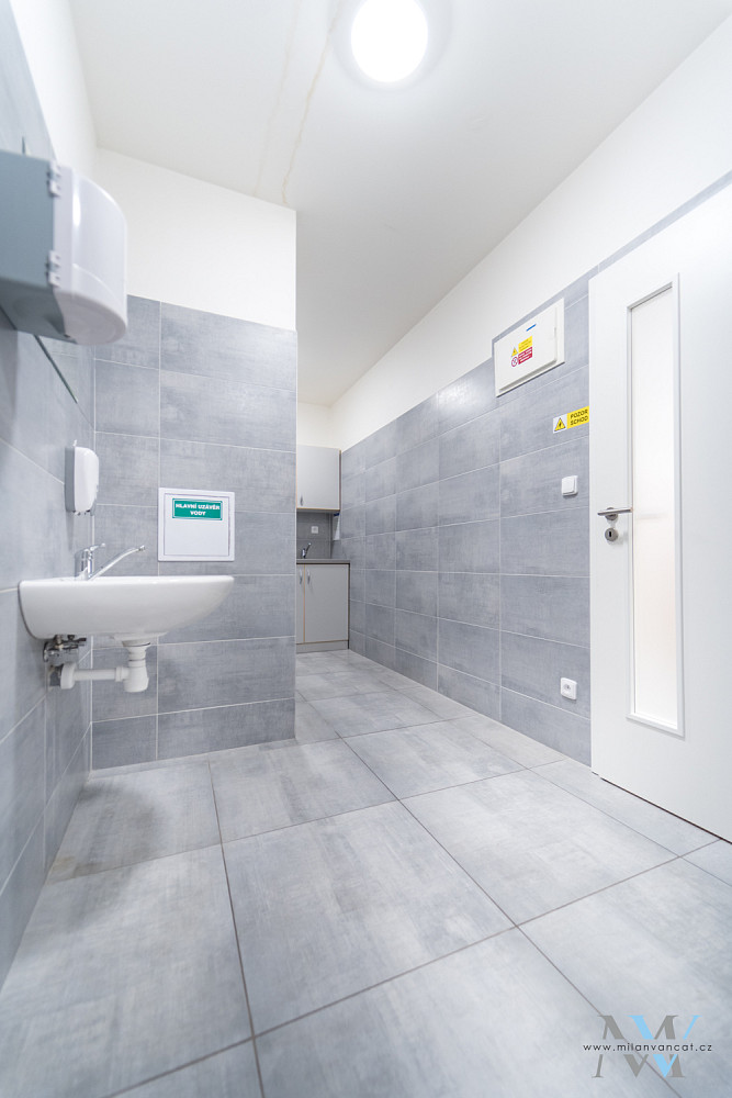 Pronájem skladovacích prostor 715 m² – fotografie 5
