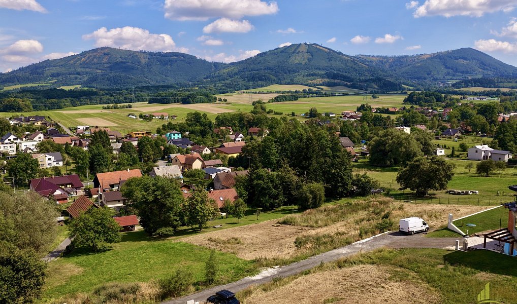 Prodej stavebního pozemku 1 143 m², Kozlovice – náhled fotky 4