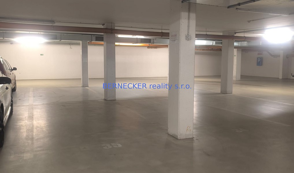 Garážové stání, Hradec Králové, prodej, Hradec Králové – náhled fotky 4