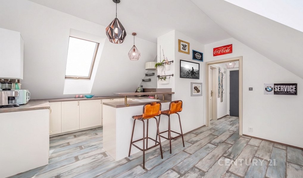 Prodej bytu 2+kk 45 m², Jesenice – náhled fotky 2